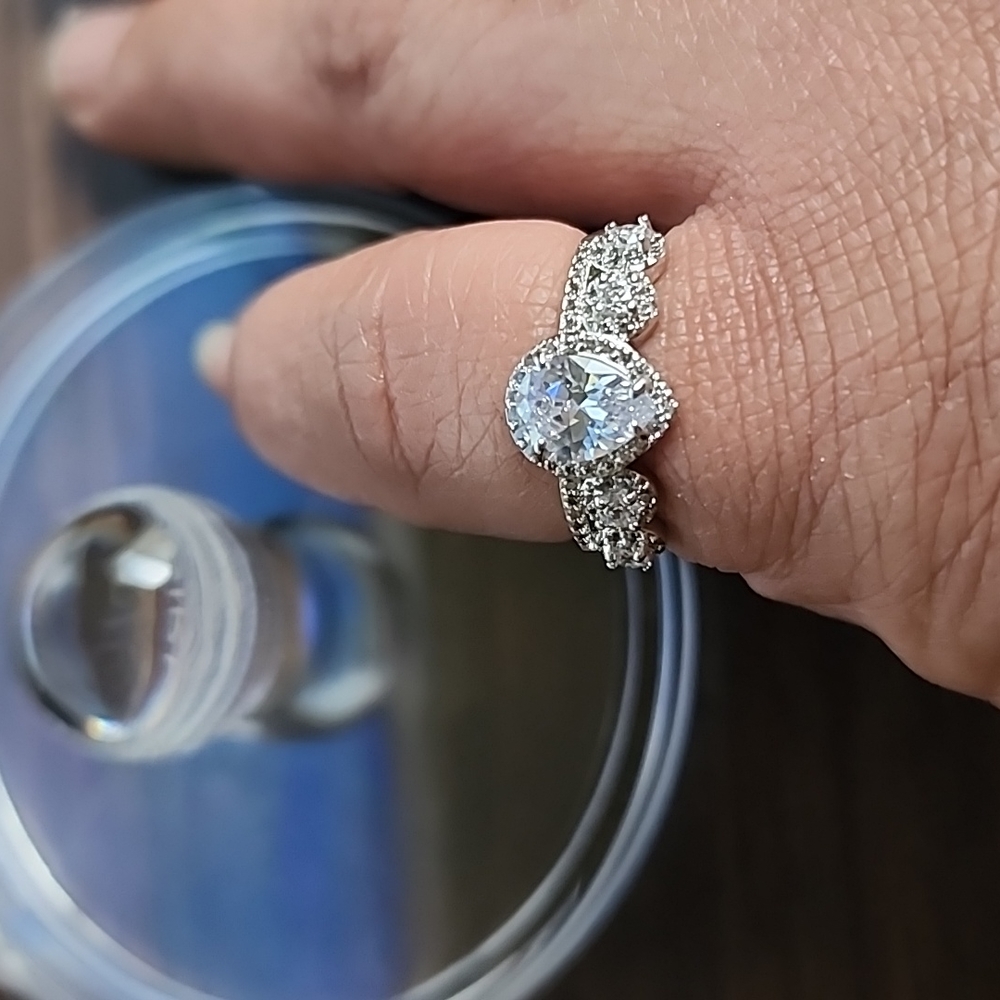 Lab created white topaz ring size 7